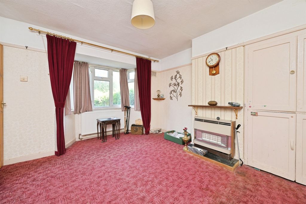 Property photo 2 of 16