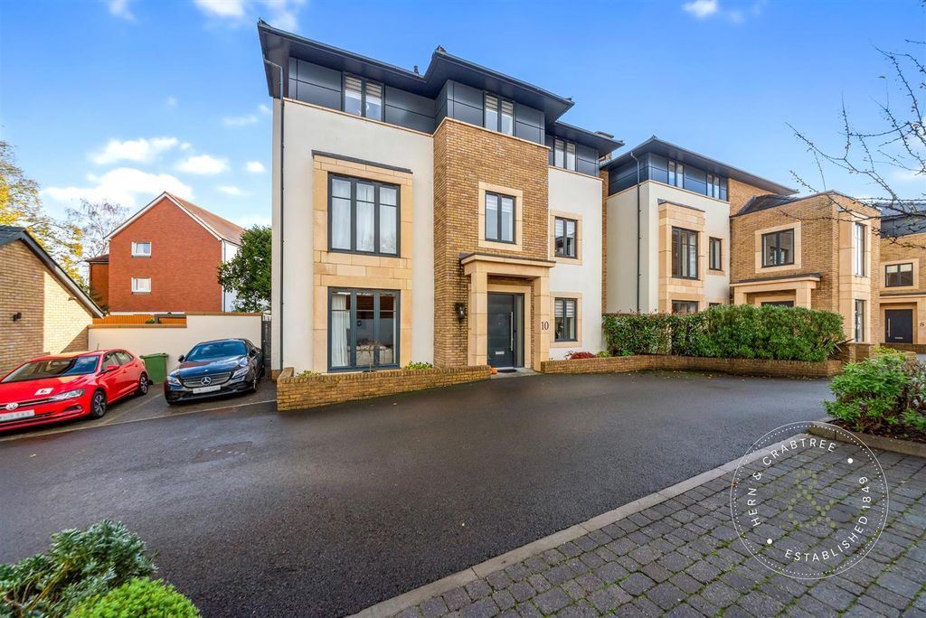 Property photo 1 of 50 Llandaff-Place-57.Jpg