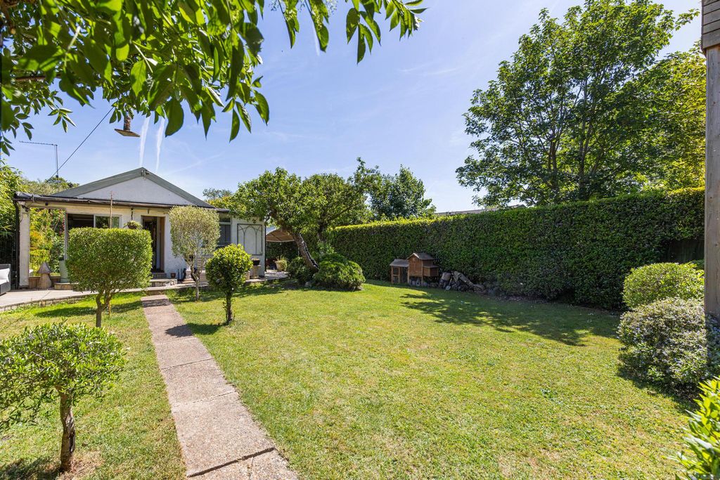 Property photo 2 of 18