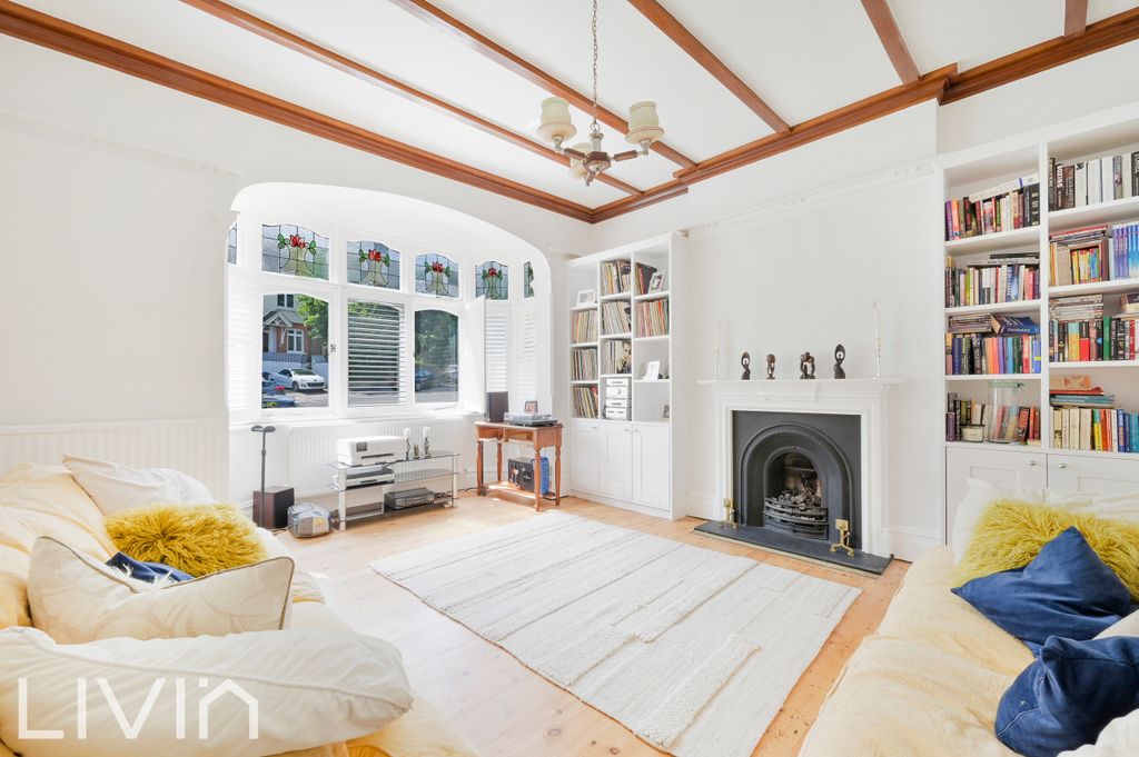 Property photo 2 of 18 St. Agustines Avenue, 24-1