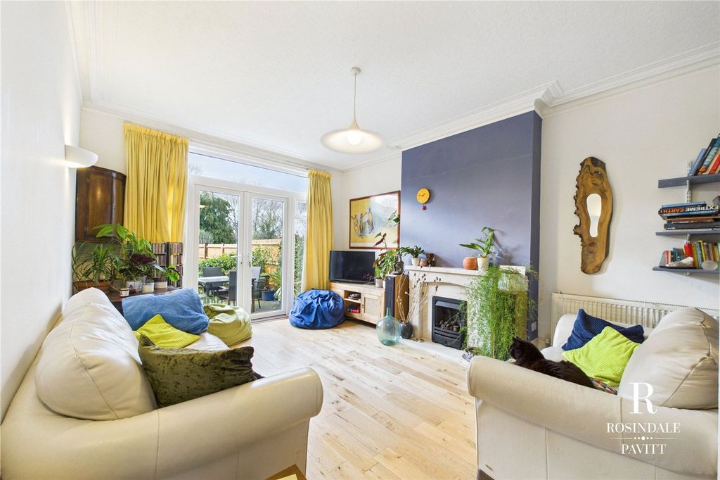 Property photo 3 of 27