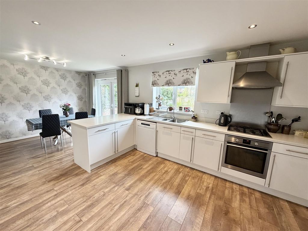 Property photo 2 of 21 Kitchen Diner