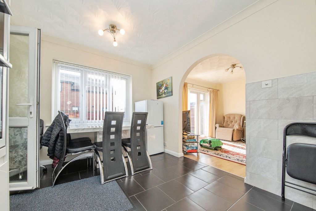 Property photo 2 of 20 Pbox-Img.Jpg