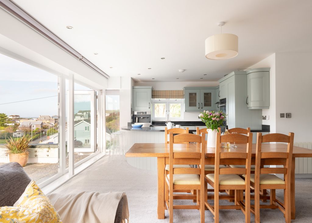 Property photo 2 of 20 Gallery