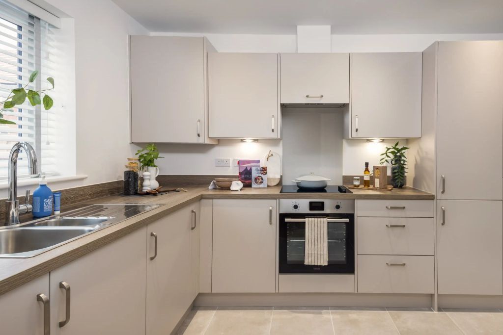 Property photo 3 of 6 Kitchen Dining Room