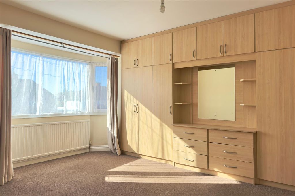 Property photo 2 of 6 Bedroom 1