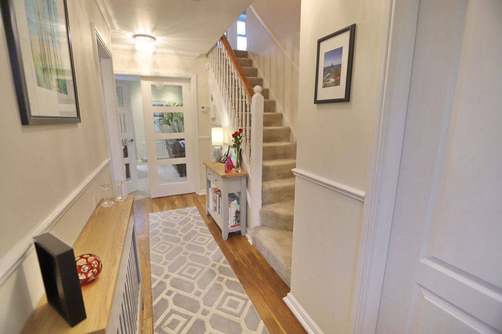 Property photo 2 of 23