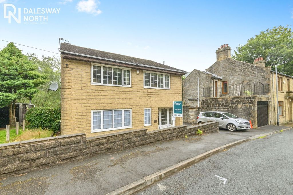 Property photo 3 of 24