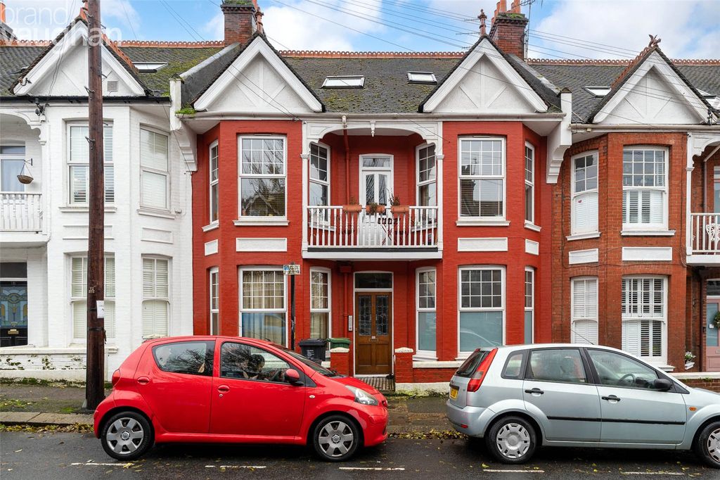 Property photo 1 of 7 External