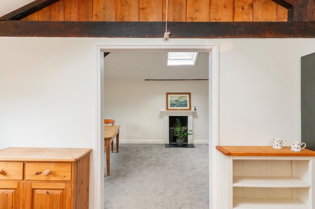 Property photo 3 of 32 Wslpcn - Kitchen A.Jpg