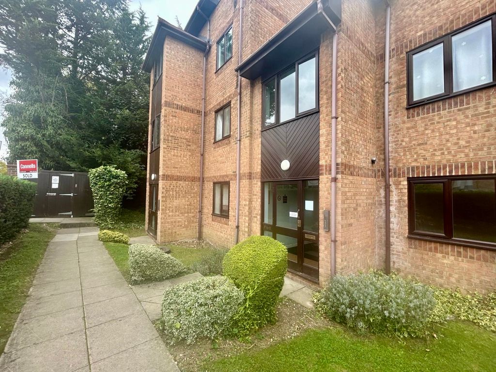 Property photo 1 of 17