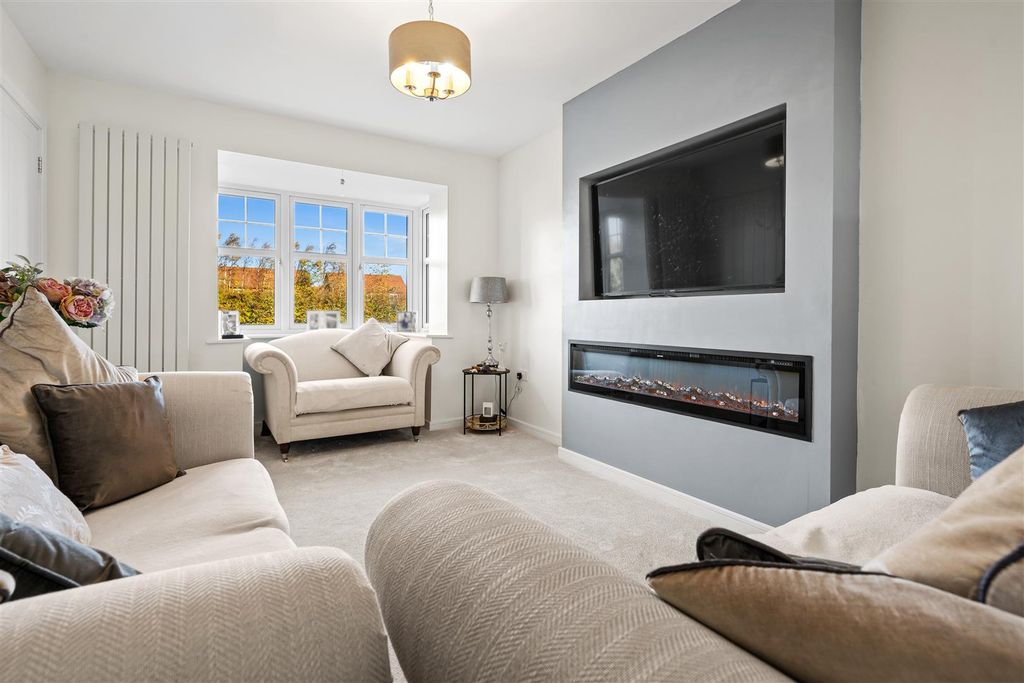 Property photo 2 of 25