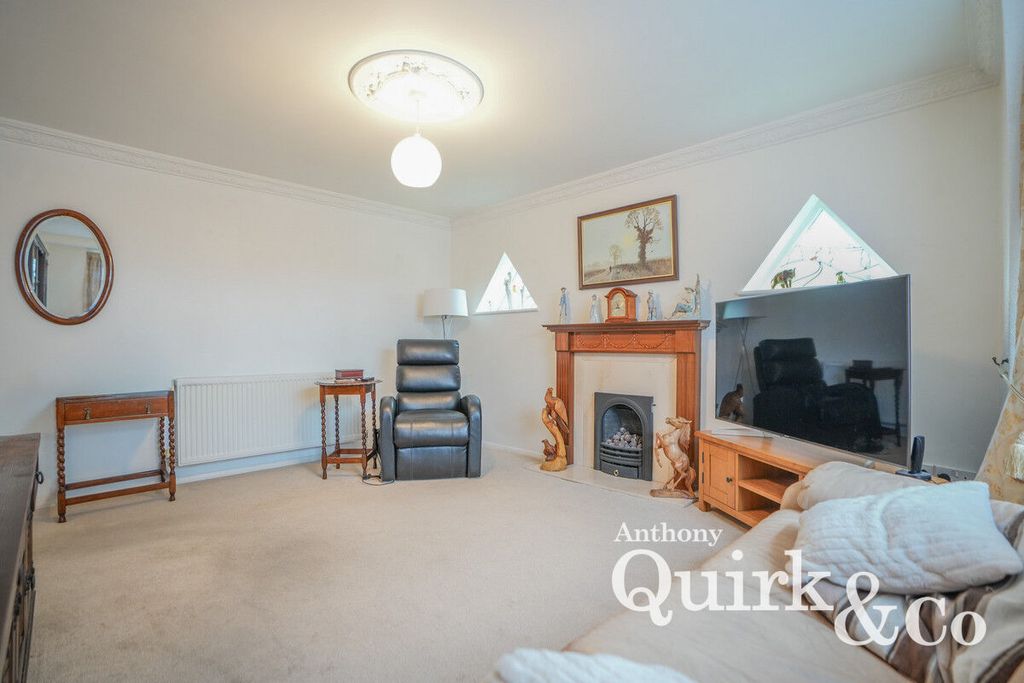 Property photo 3 of 13