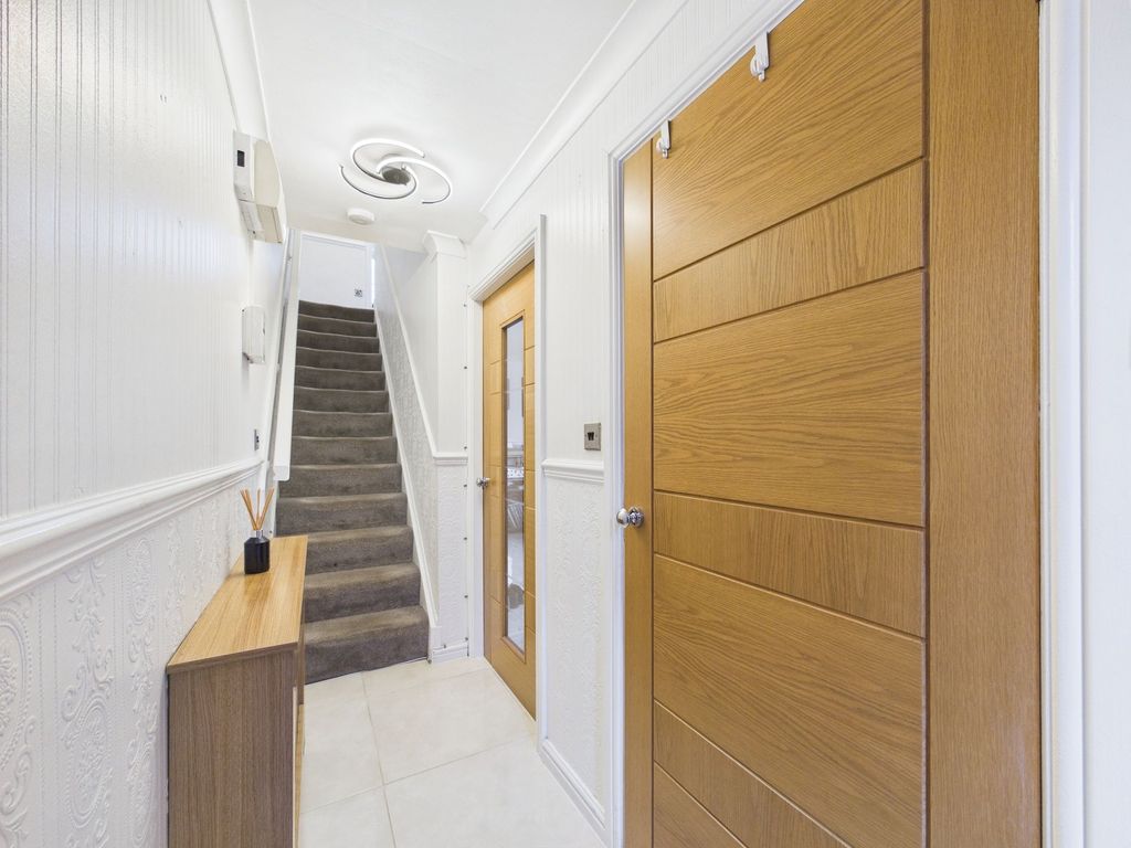 Property photo 3 of 24