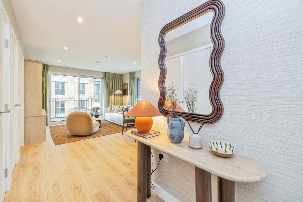 Property photo 2 of 21