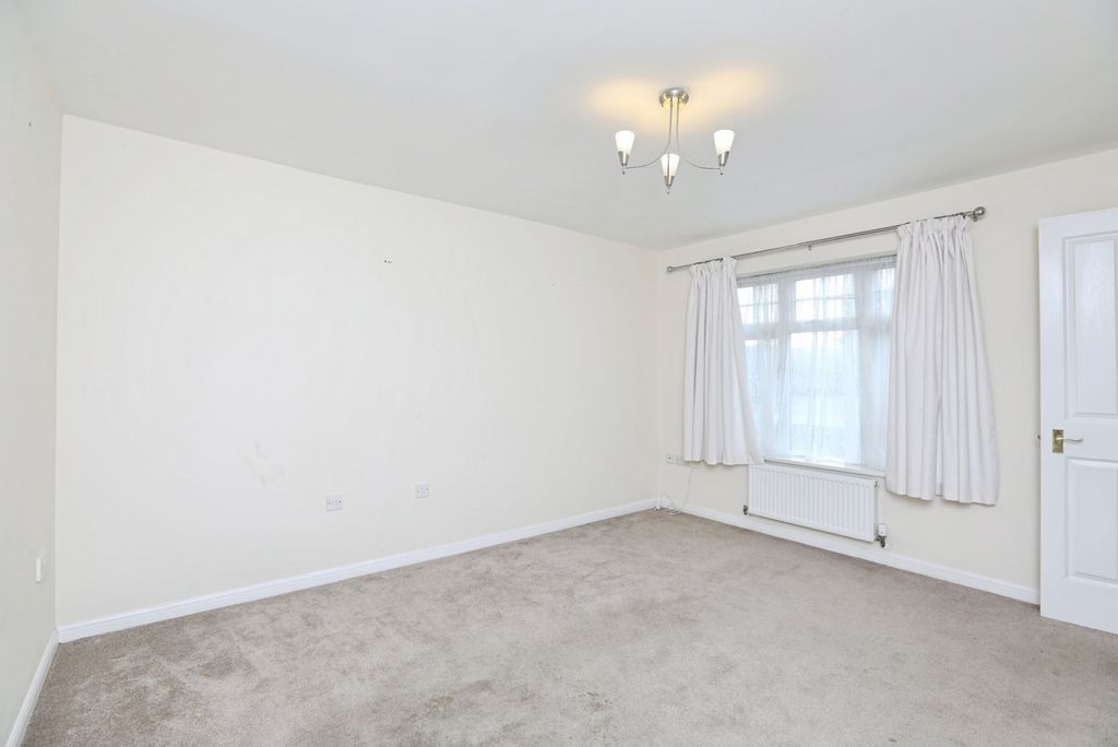 Property photo 3 of 12 Pbox-Img.Jpg