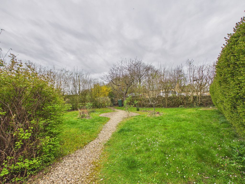 Property photo 3 of 8 Garden