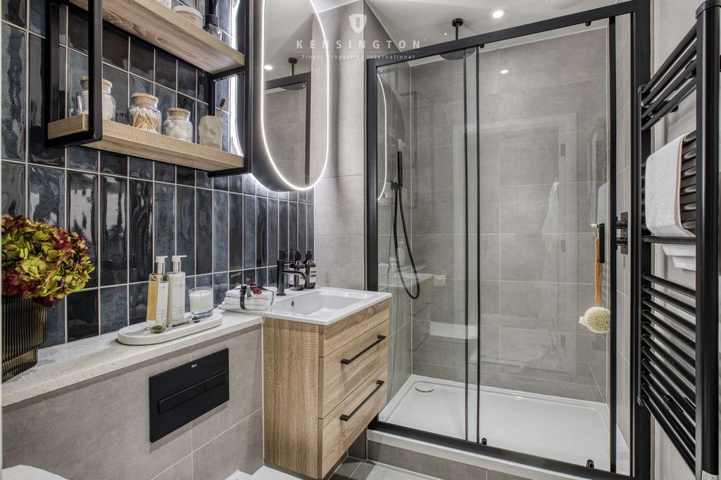 Property photo 3 of 21