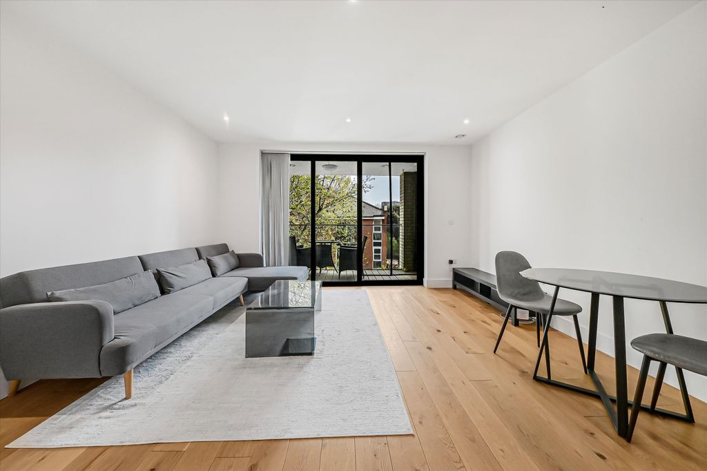 Property photo 1 of 18 Image