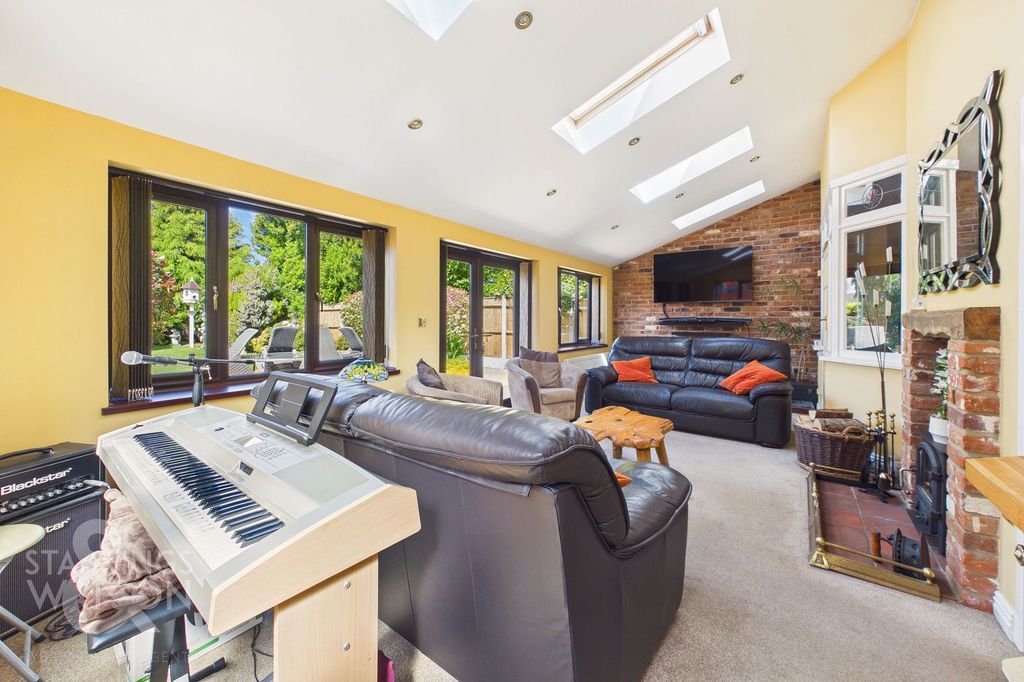 Additional image 15 of 4 bed semi-detached house for saleWarren Road, Gorleston, Great Yarmouth NR31