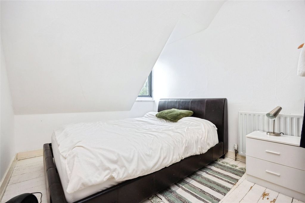 Property photo 2 of 17 Picture No. 14