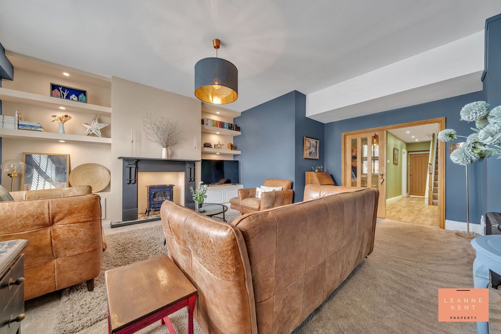 Property photo 1 of 48