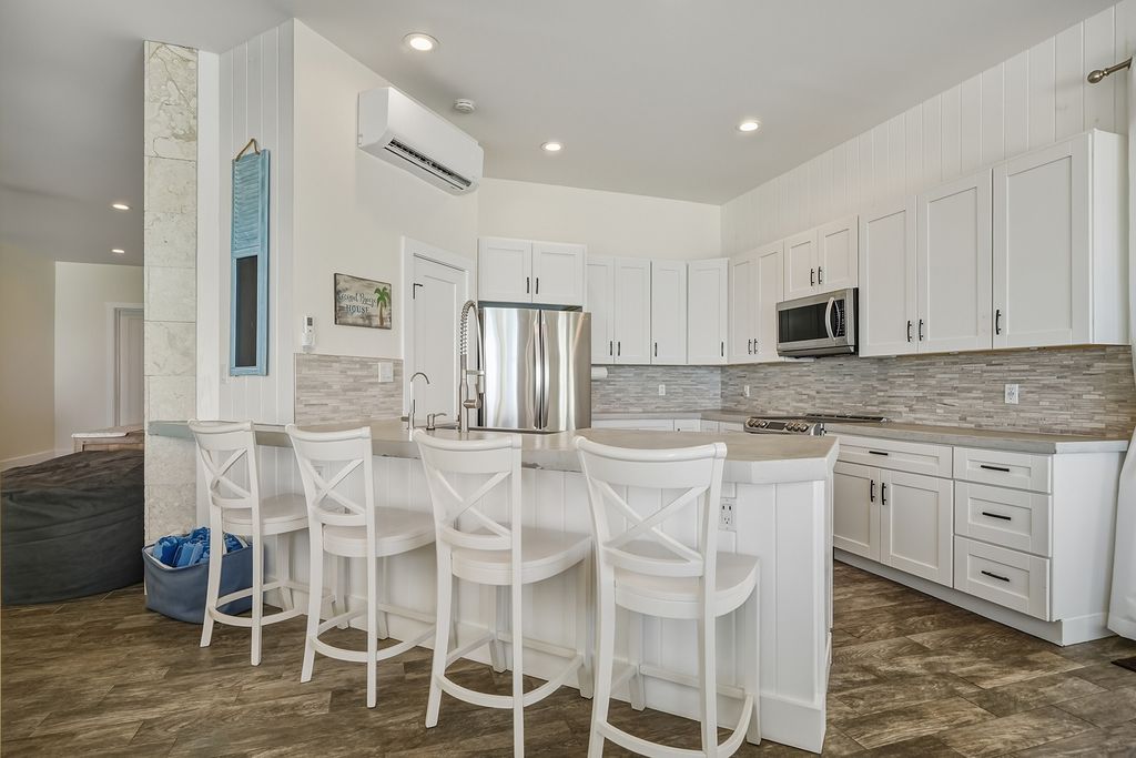 Property photo 3 of 43