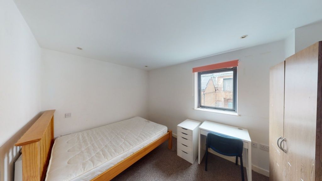 Property photo 2 of 5 Bright And Tidy Double Bedroom Featuring A Comfort...