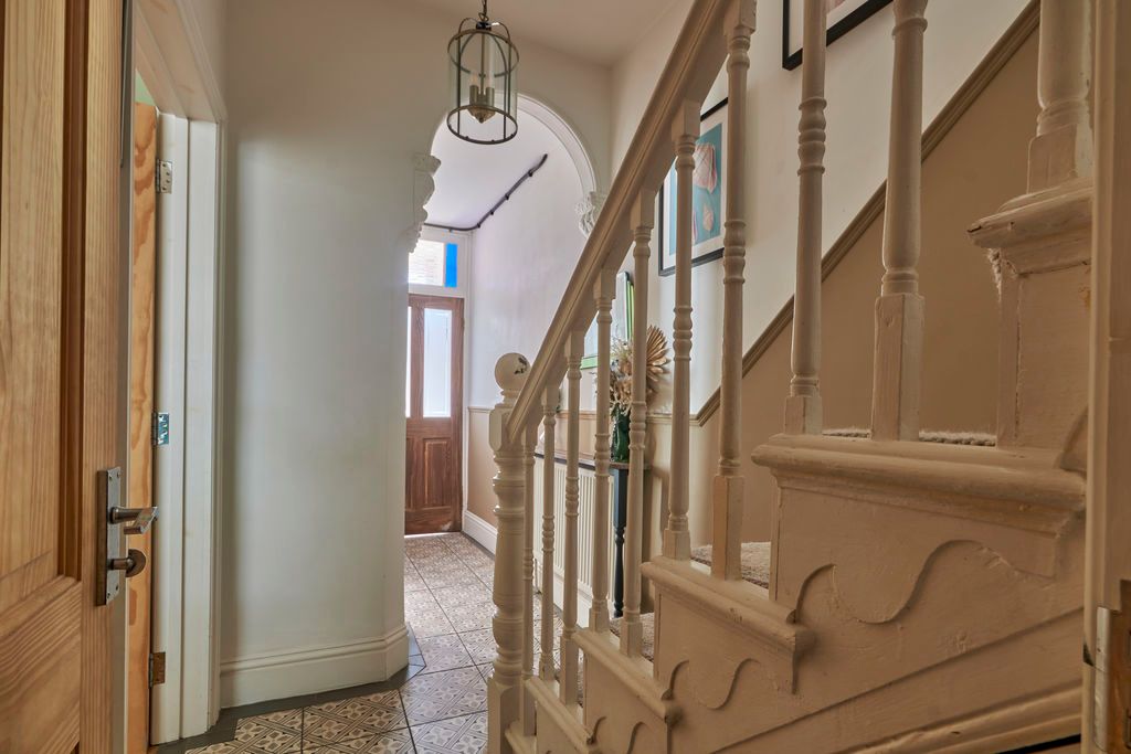 Property photo 3 of 17 Hallway
