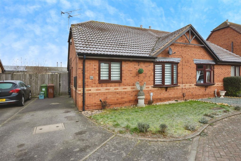 Property photo 1 of 18 Front