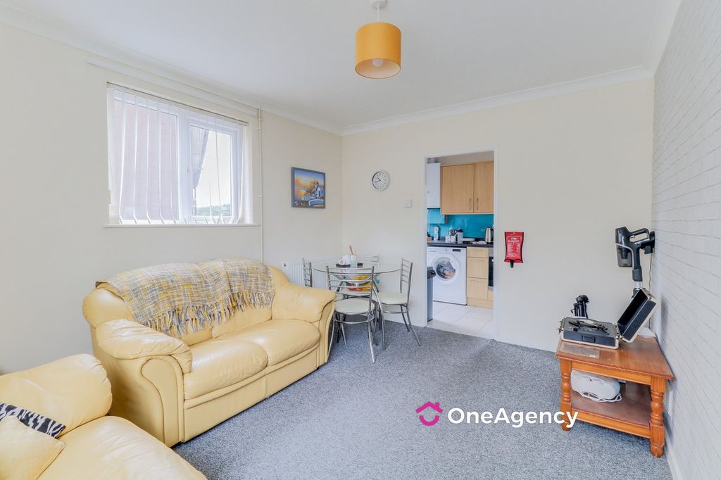 Property photo 2 of 14