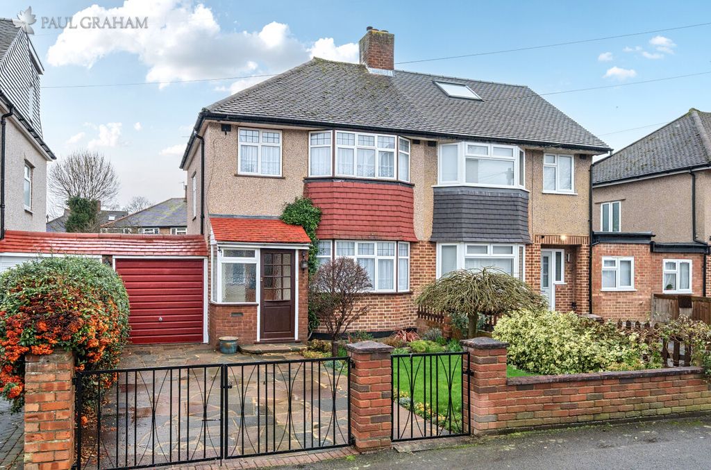 Property photo 1 of 20 27544690-c995-4946-Add7-A46A24905Edd