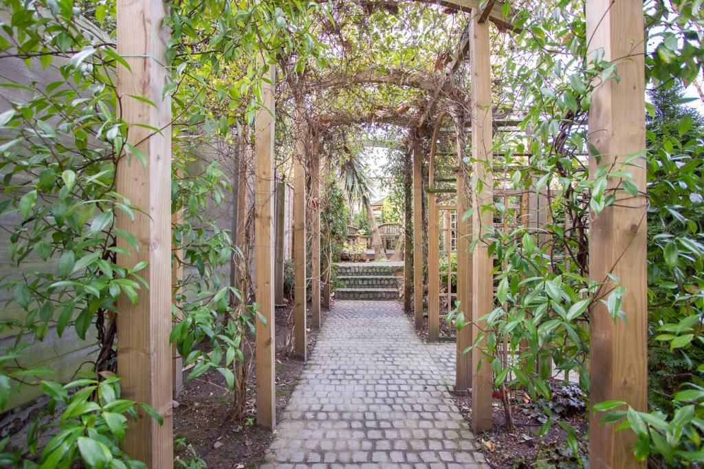 Property photo 3 of 6 Gallery