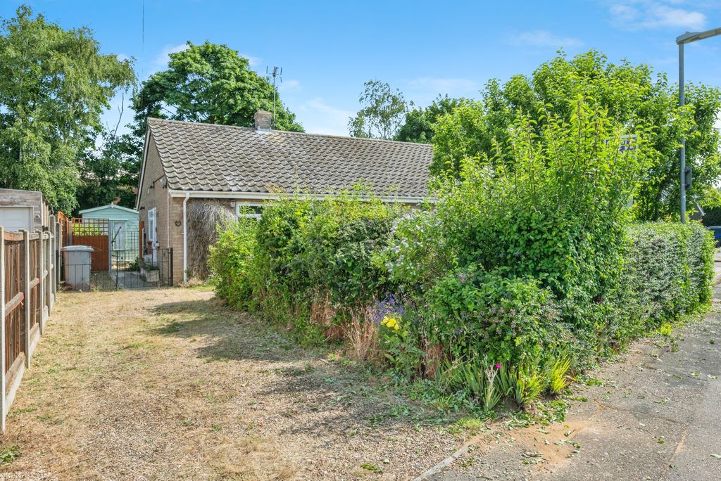 Property photo 2 of 20