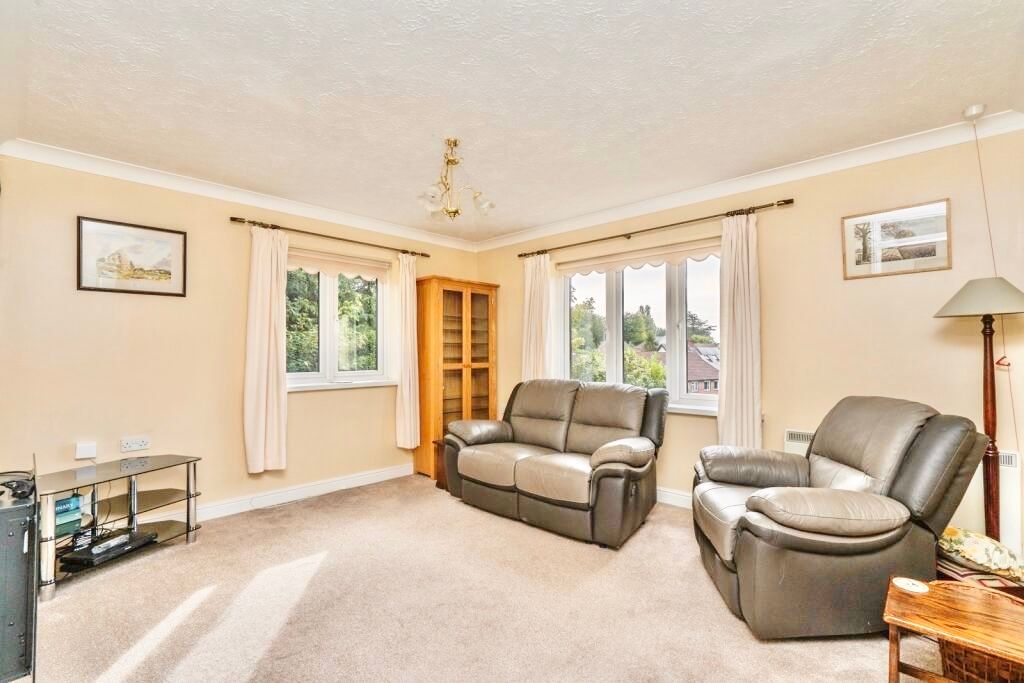 Property photo 2 of 8 Lounge