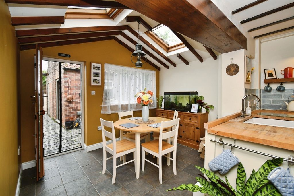 Property photo 3 of 18 Pbox-Img.Jpg