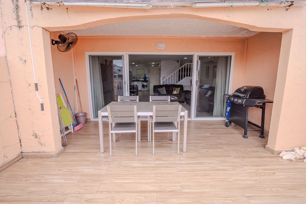 Property photo 2 of 35