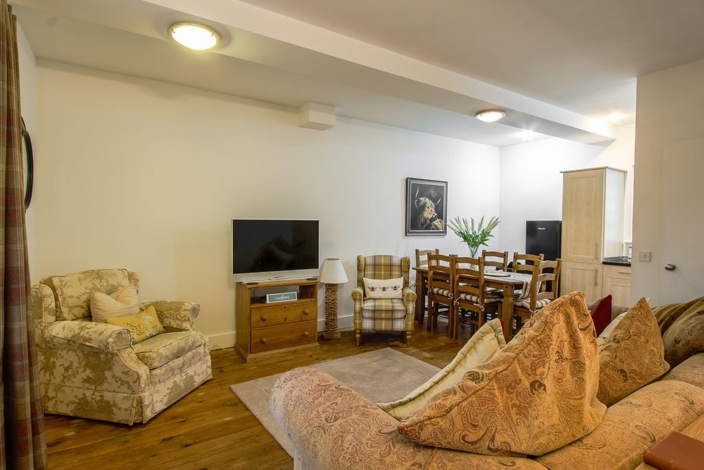 Property photo 3 of 14 Lounge Diner B