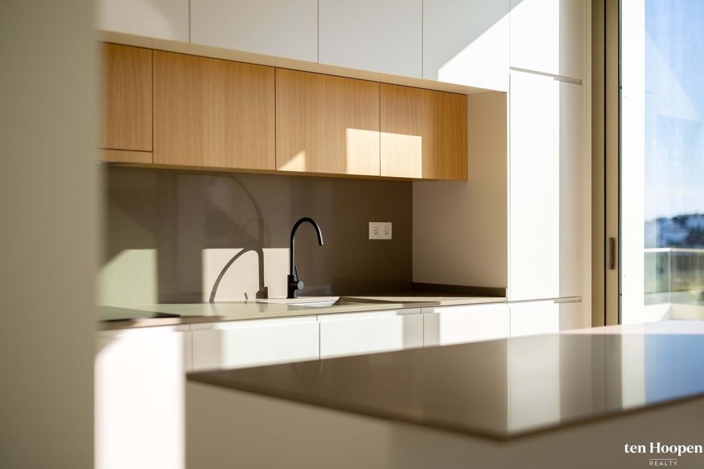 Property photo 2 of 30