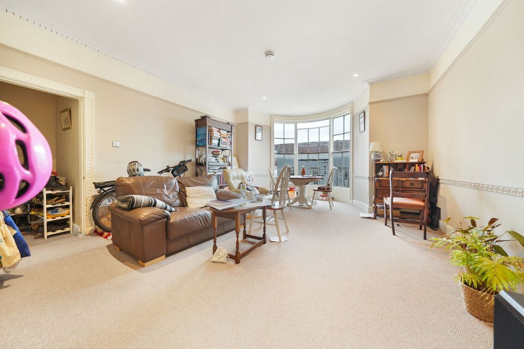 Property photo 3 of 7