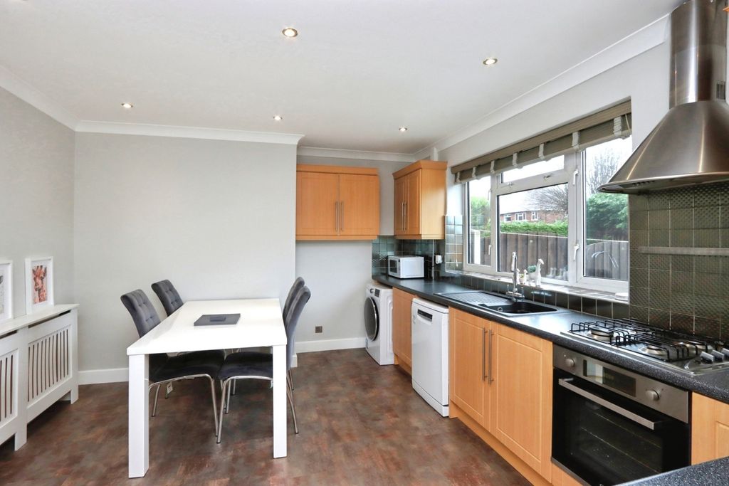 Property photo 3 of 18 Pbox-Img.Jpg