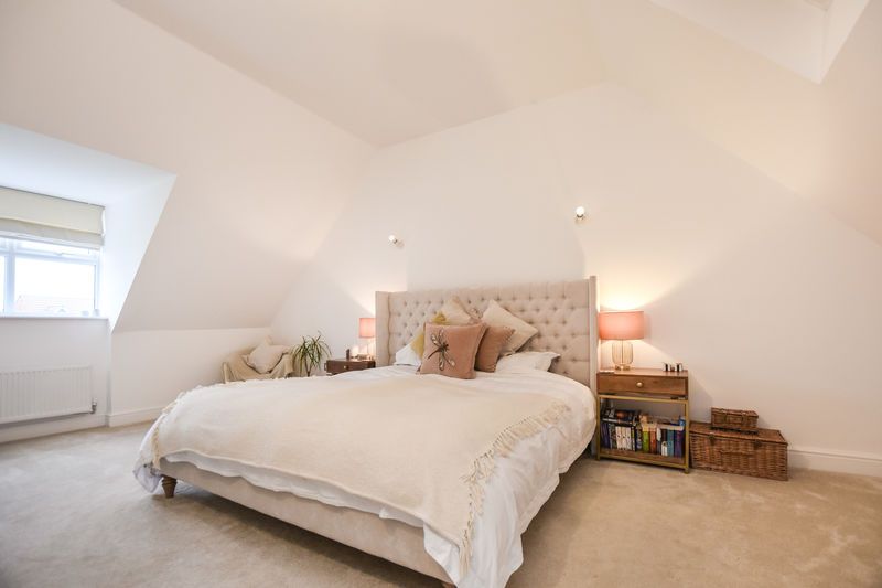 Property photo 3 of 20 Photo 17