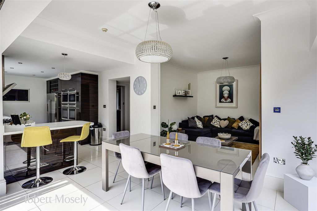 Property photo 2 of 13 14 Breakfast-Kitchen-Family Room.Jpg