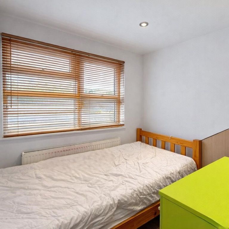 Property photo 2 of 3