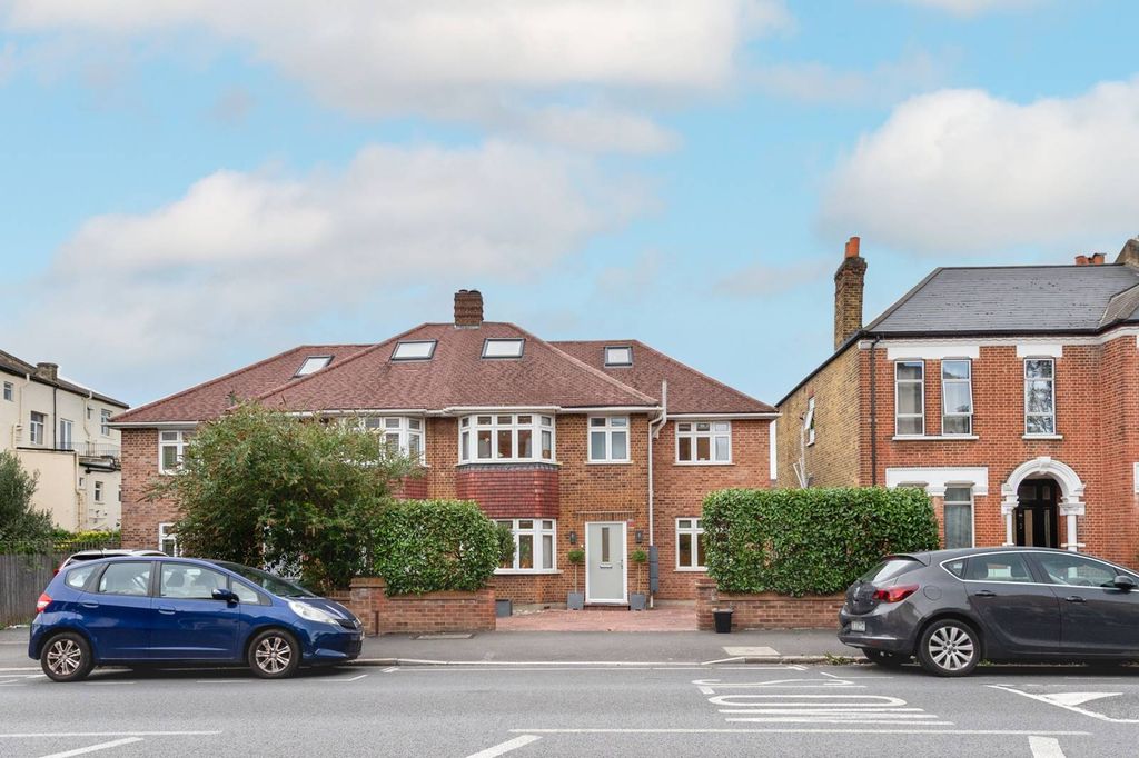 Property photo 2 of 36