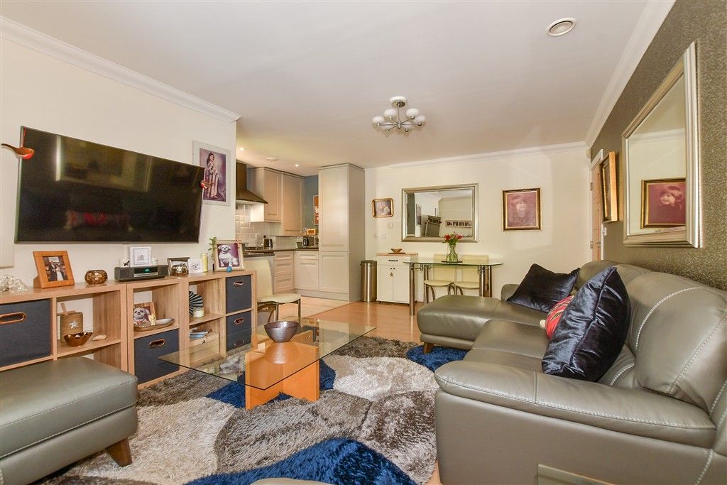 Property photo 3 of 6 Lounge/Kitchen/ Diner