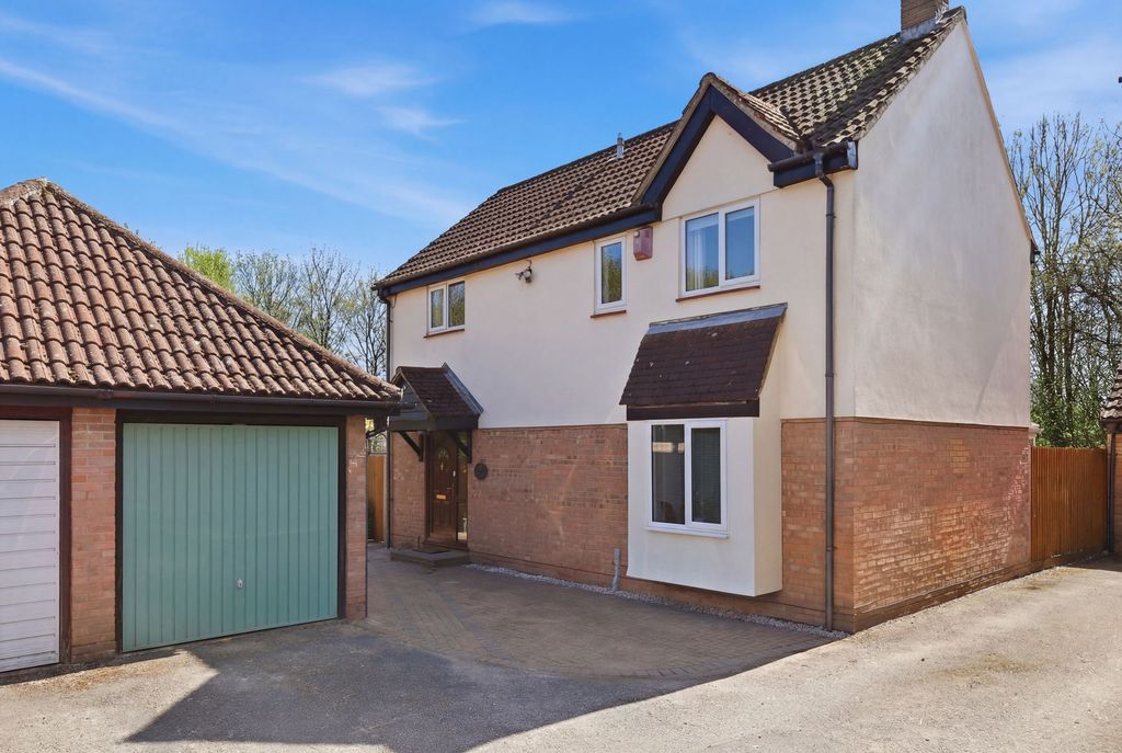 Property photo 1 of 19