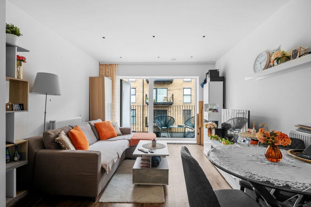 Property photo 2 of 11