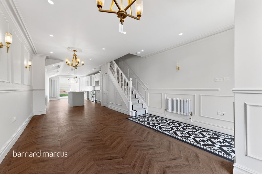 Property photo 3 of 20