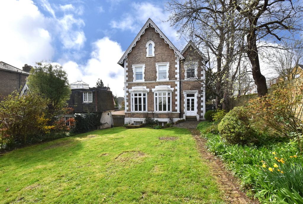 Property photo 2 of 14